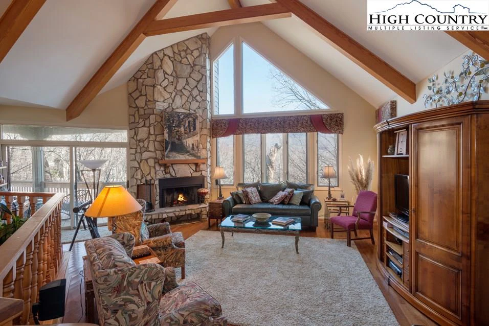 Image number 5 for the current listing