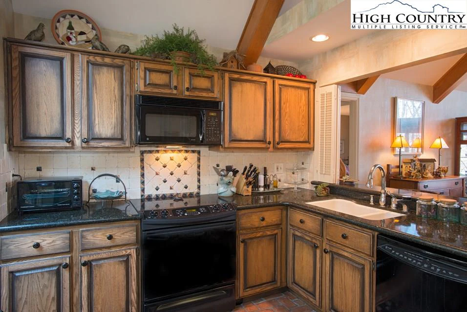 Image number 6 for the current listing