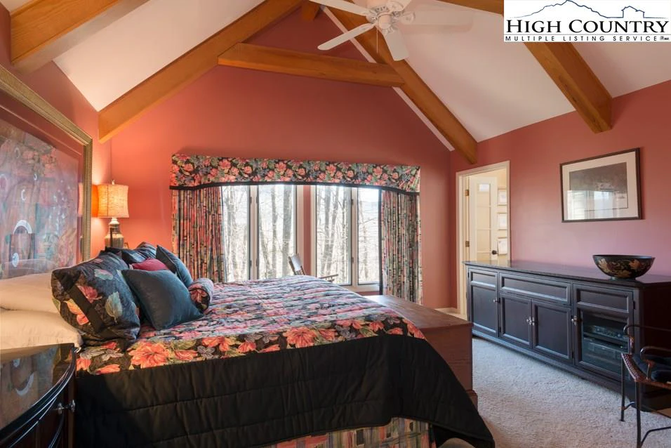 Image number 9 for the current listing