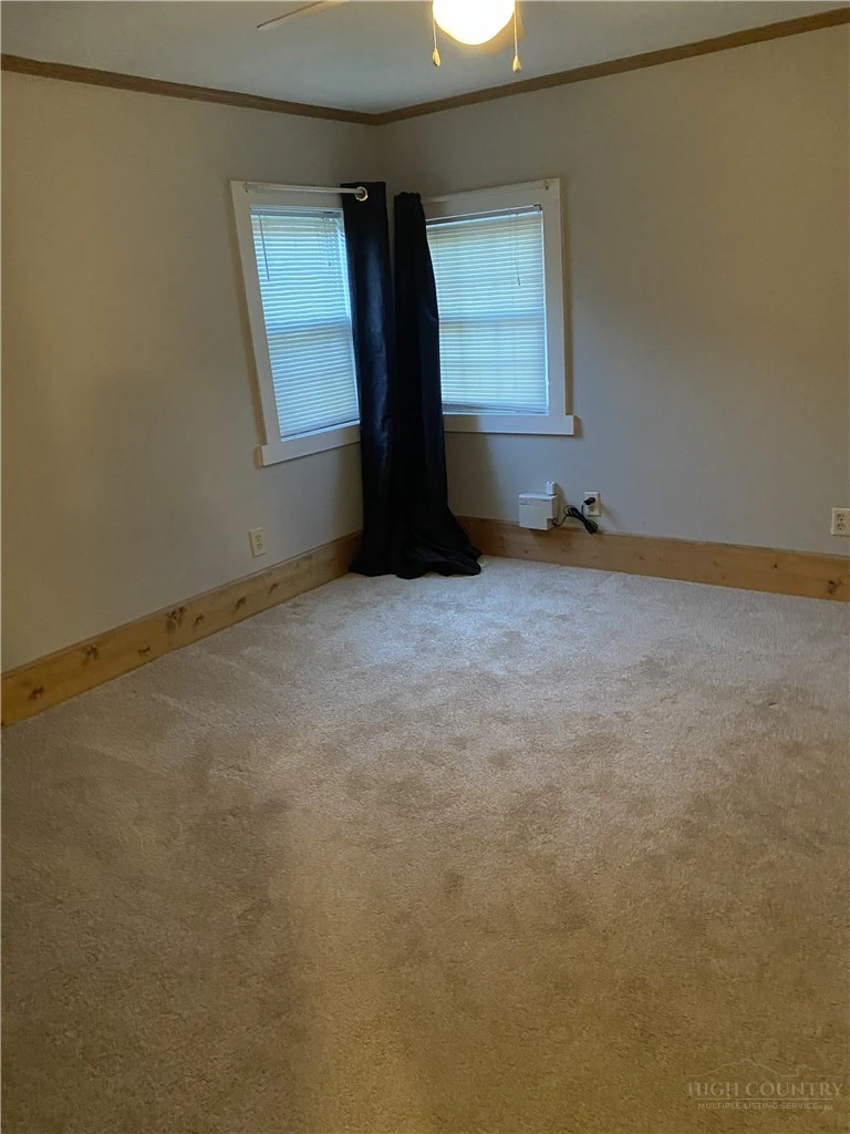 Image number 14 for the current listing