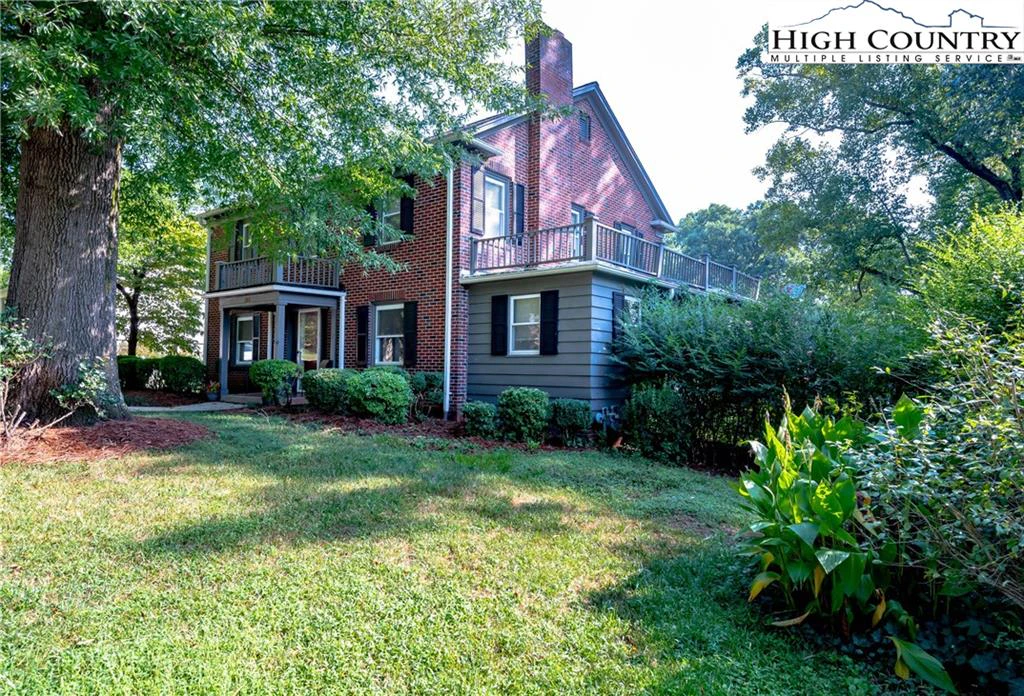 Image number 1 for the current listing