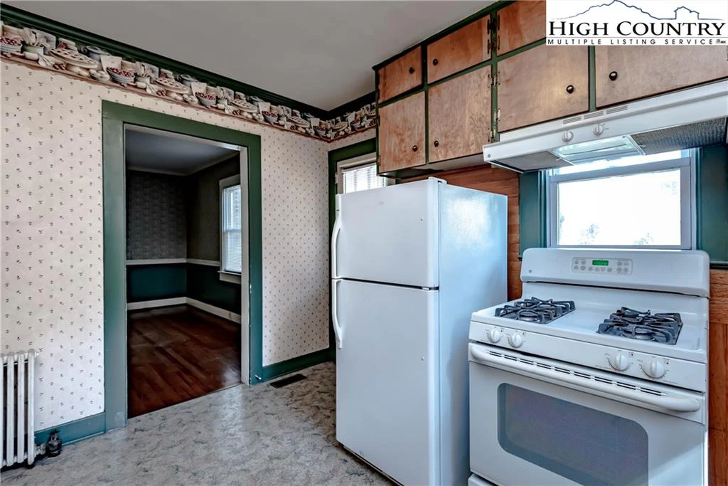 Image number 11 for the current listing