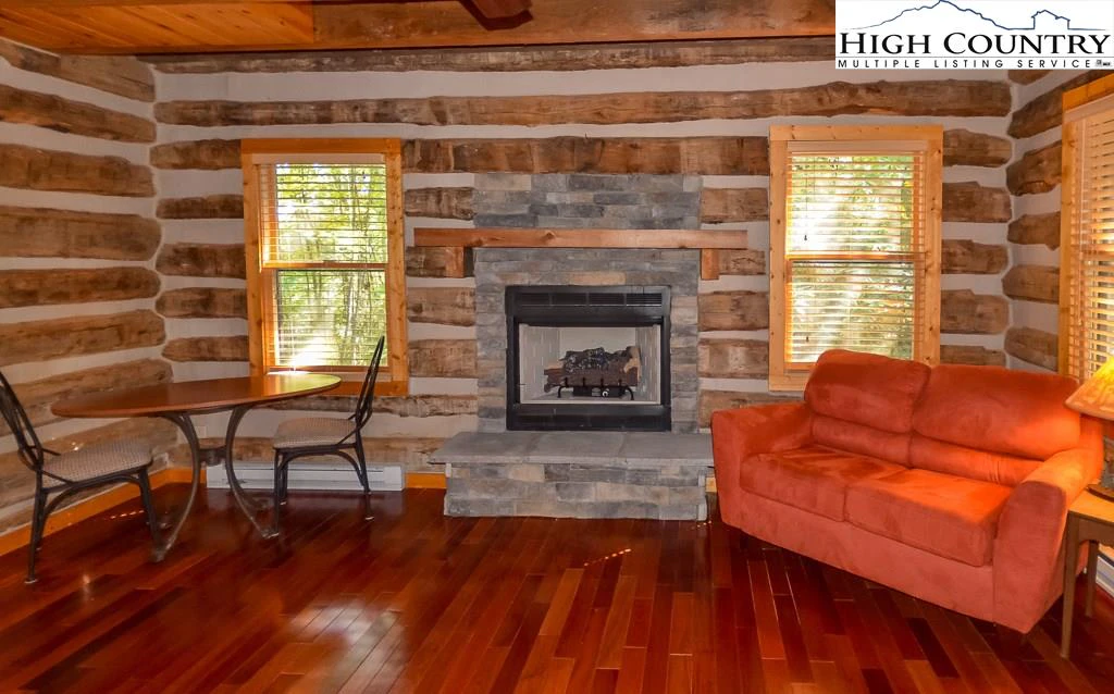 Image number 6 for the current listing
