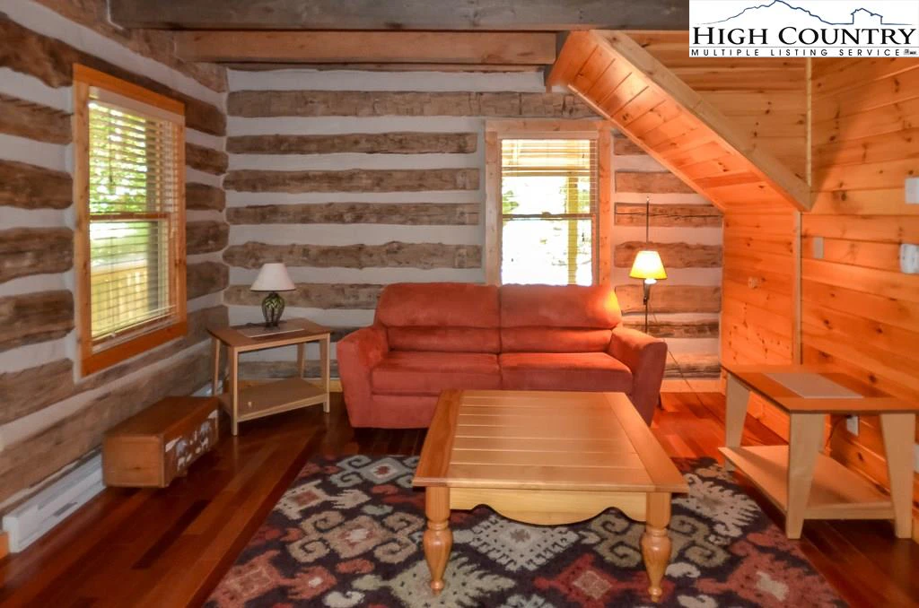 Image number 7 for the current listing
