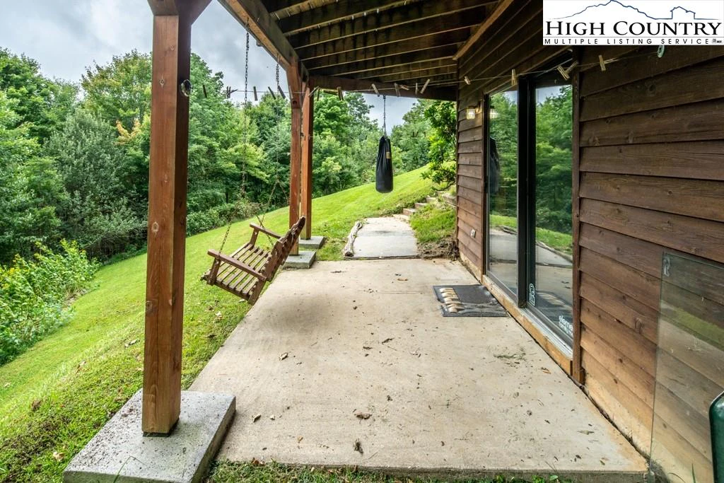 Image number 13 for the current listing
