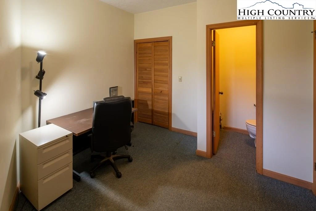 Image number 2 for the current listing