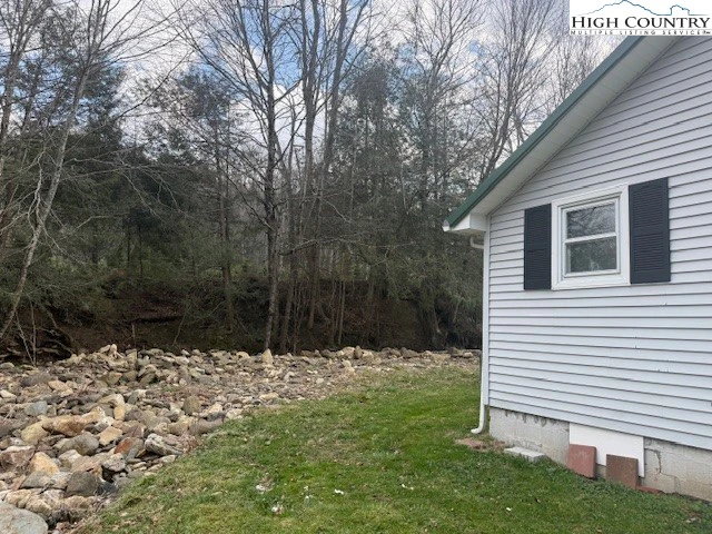 Image number 9 for the current listing