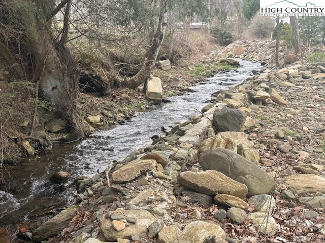 Image number 2 for the current listing
