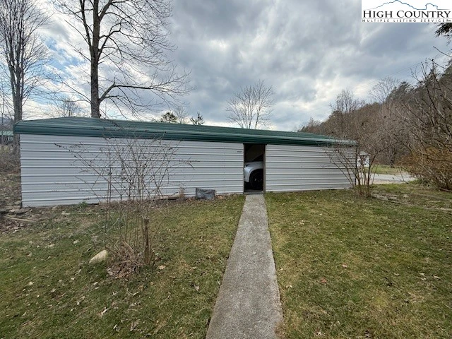 Image number 15 for the current listing