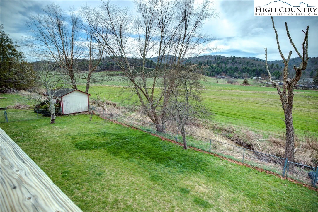 Image number 17 for the current listing