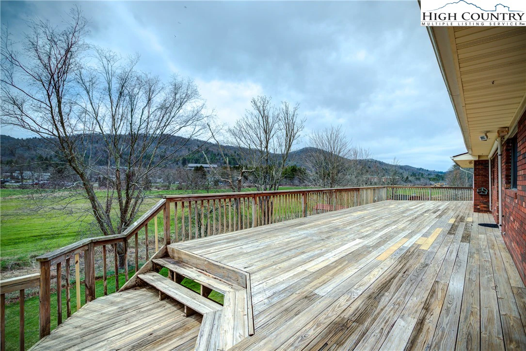 Image number 18 for the current listing