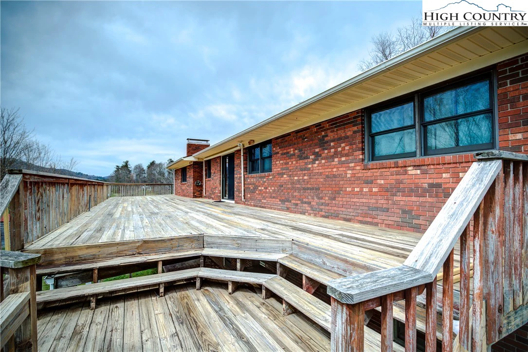 Image number 20 for the current listing