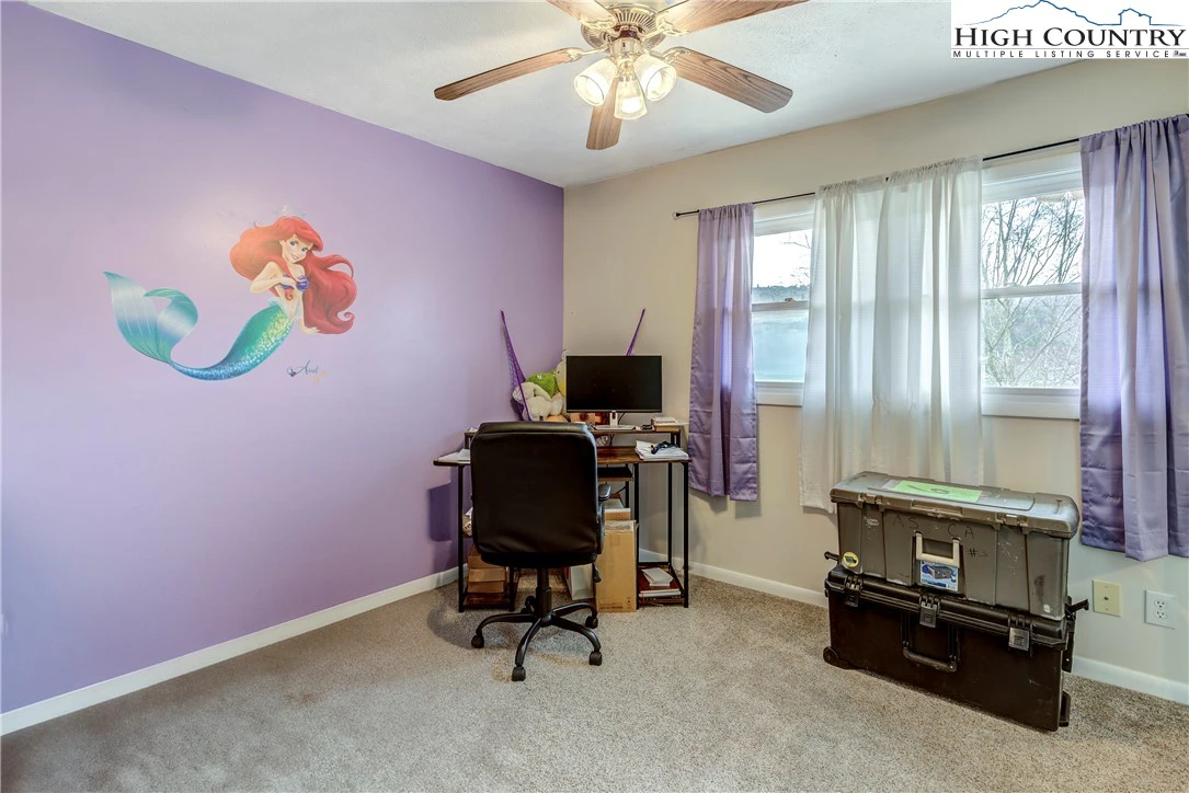 Image number 3 for the current listing
