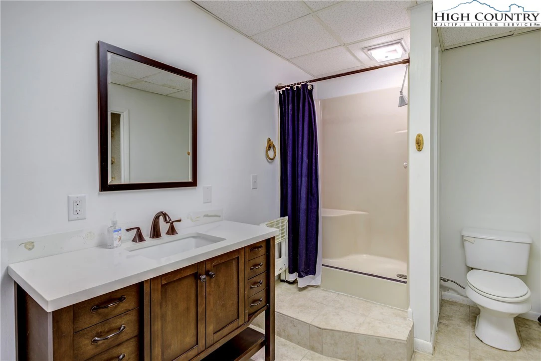 Image number 5 for the current listing