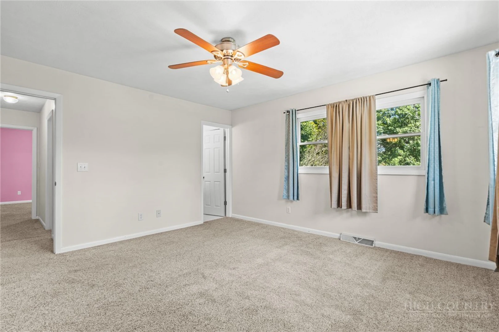 Image number 18 for the current listing