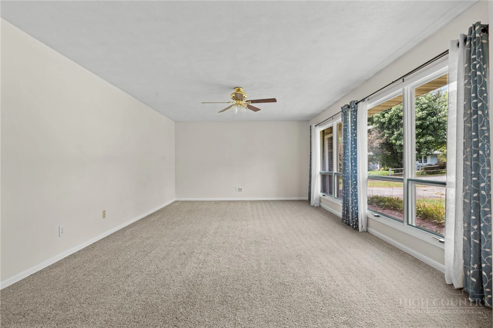 Image number 5 for the current listing