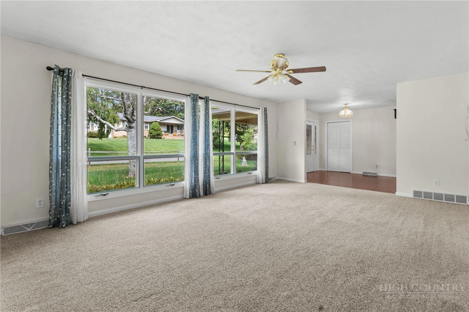 Image number 7 for the current listing