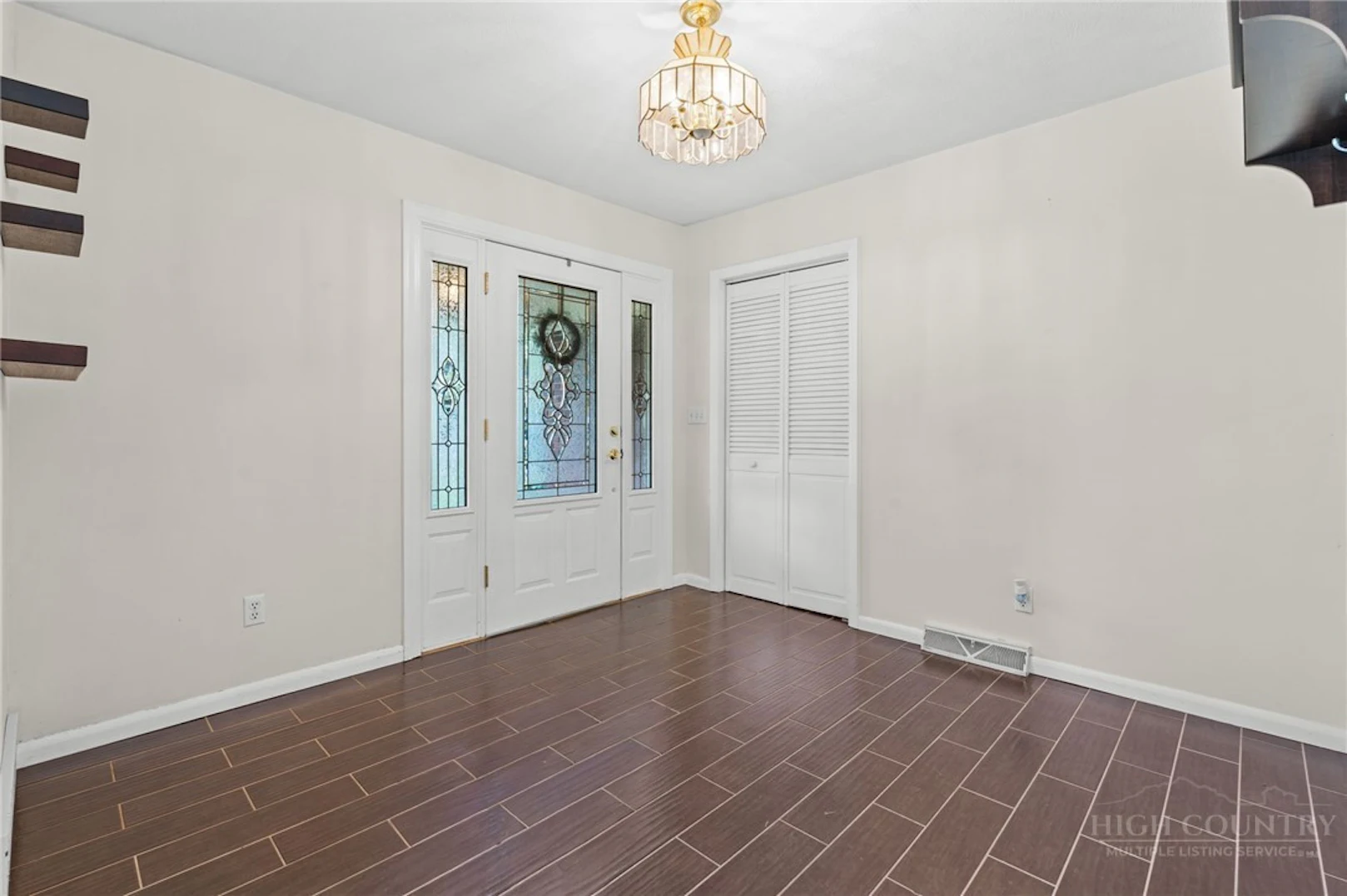 Image number 9 for the current listing