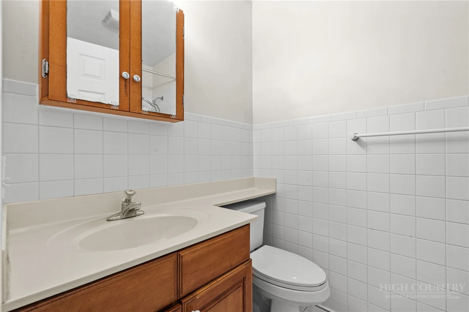 Image number 11 for the current listing