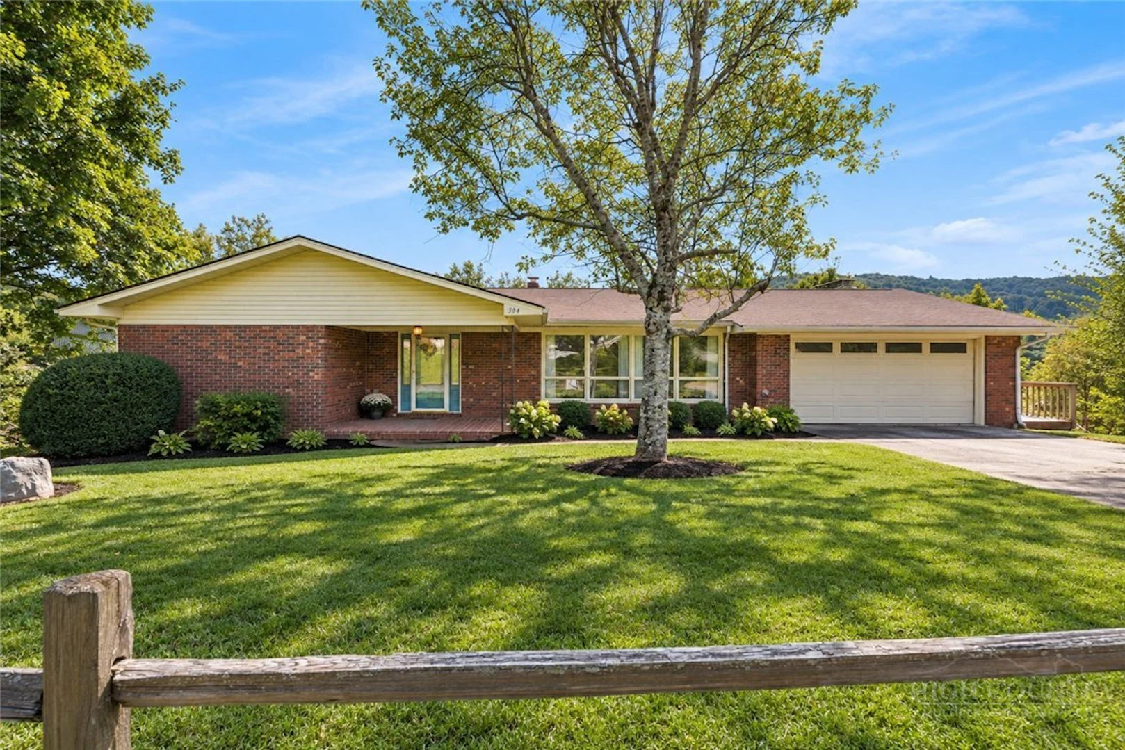 Image number 2 for the current listing