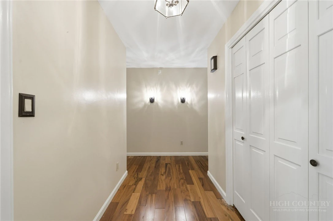 Image number 10 for the current listing