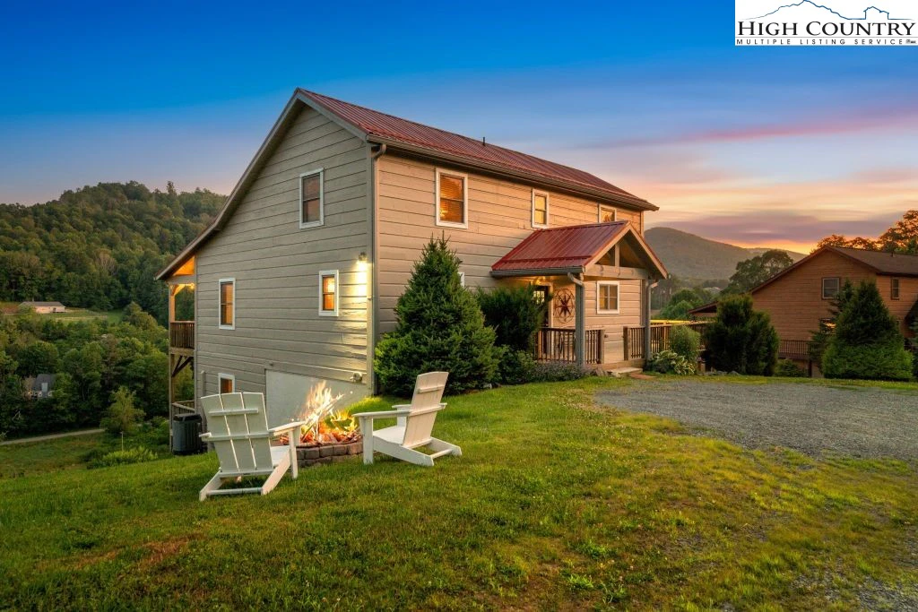 Image number 1 for the current listing