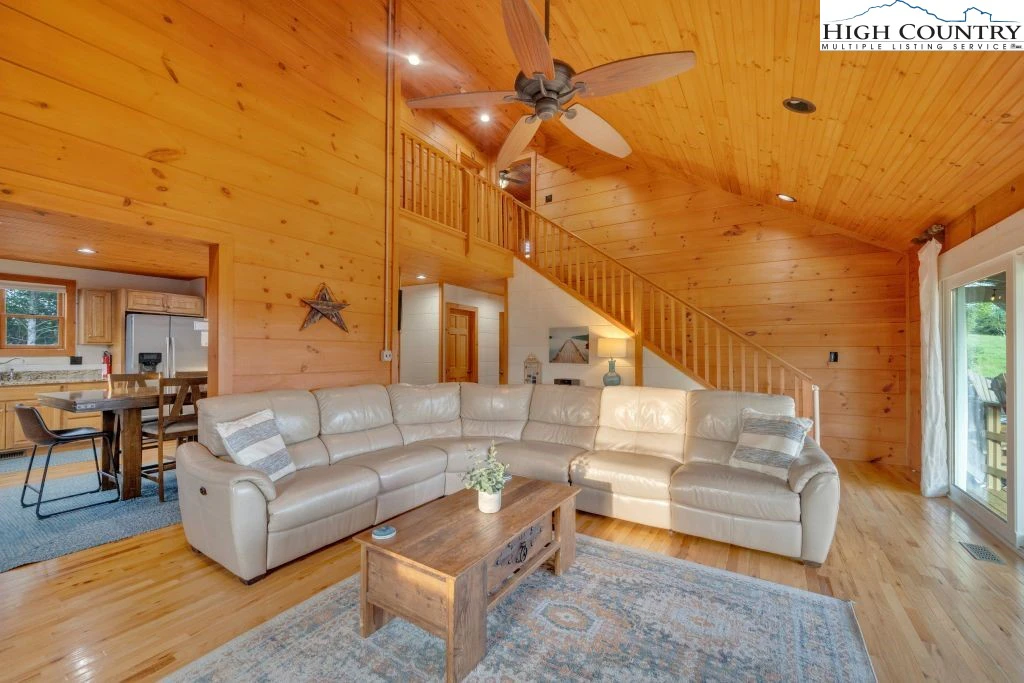 Image number 12 for the current listing
