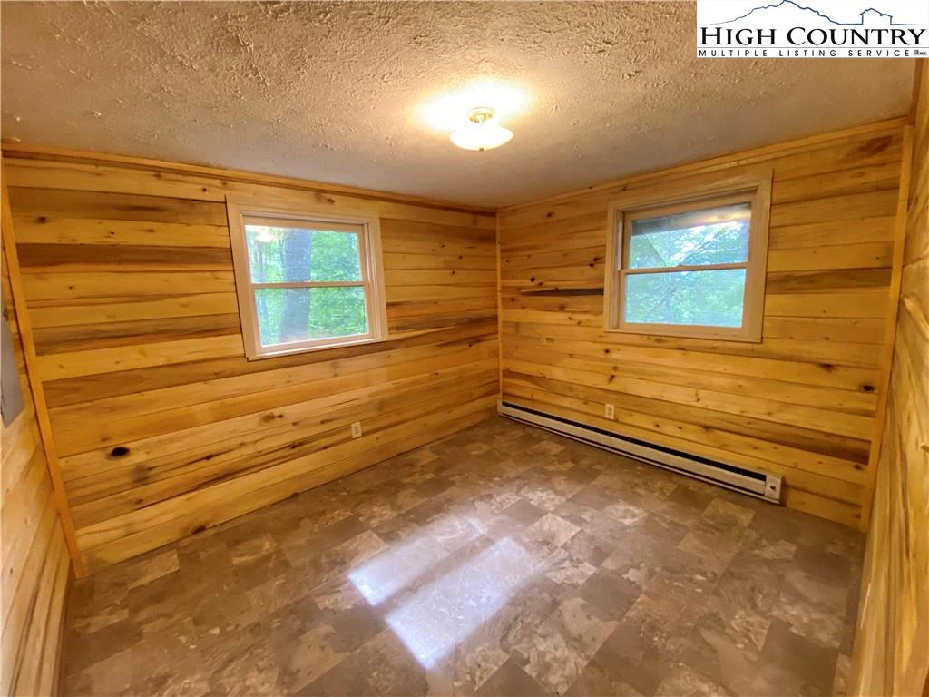 Image number 6 for the current listing