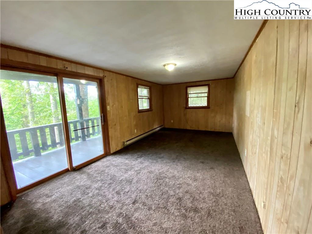 Image number 4 for the current listing