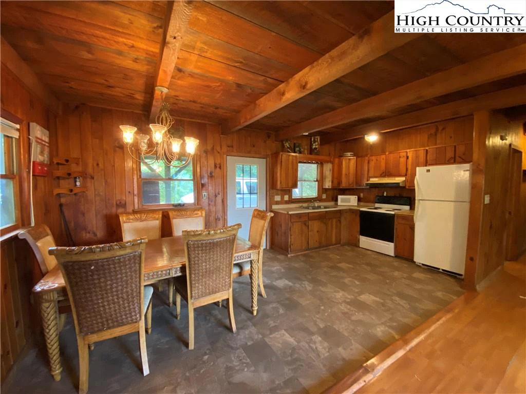 Image number 16 for the current listing