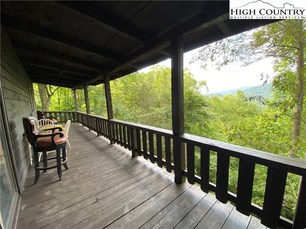 Image number 11 for the current listing