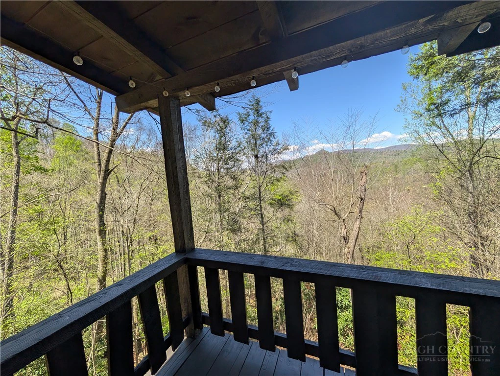 Image number 3 for the current listing
