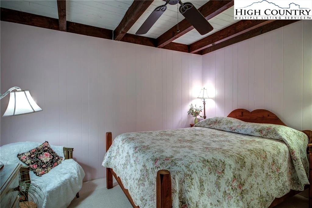Image number 11 for the current listing