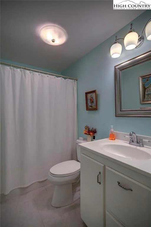 Image number 3 for the current listing