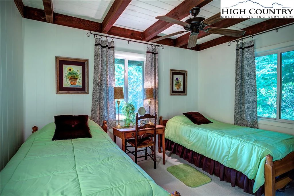 Image number 5 for the current listing