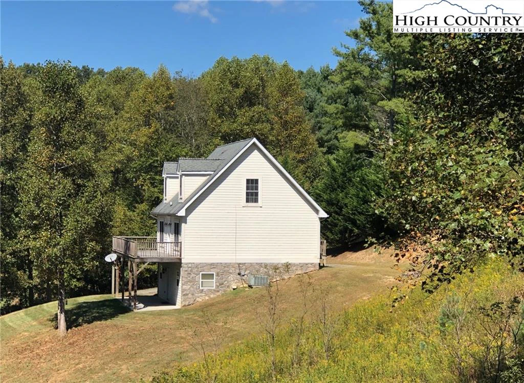 Image number 1 for the current listing