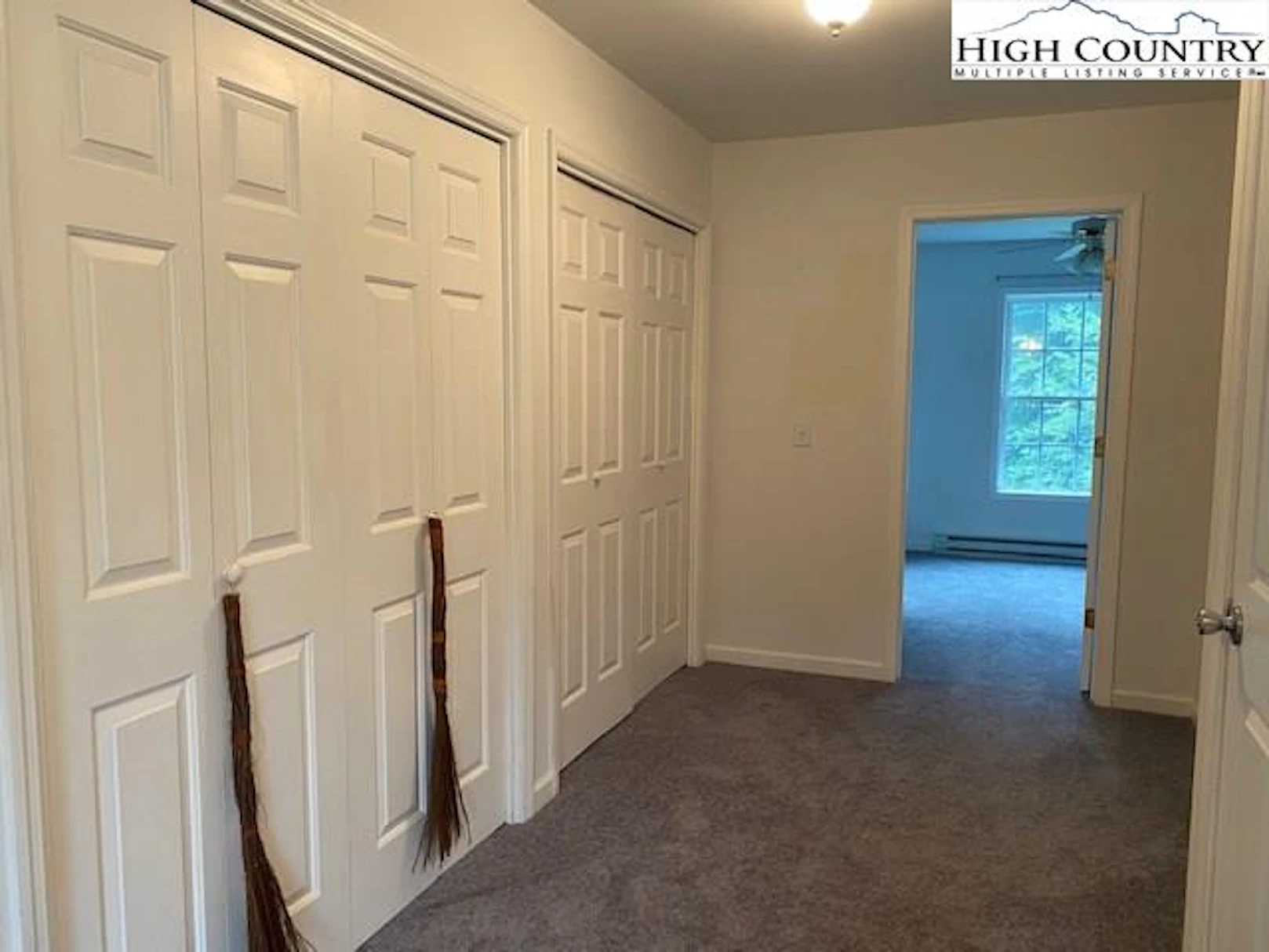Image number 7 for the current listing