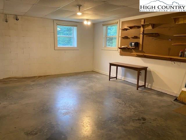 Image number 5 for the current listing
