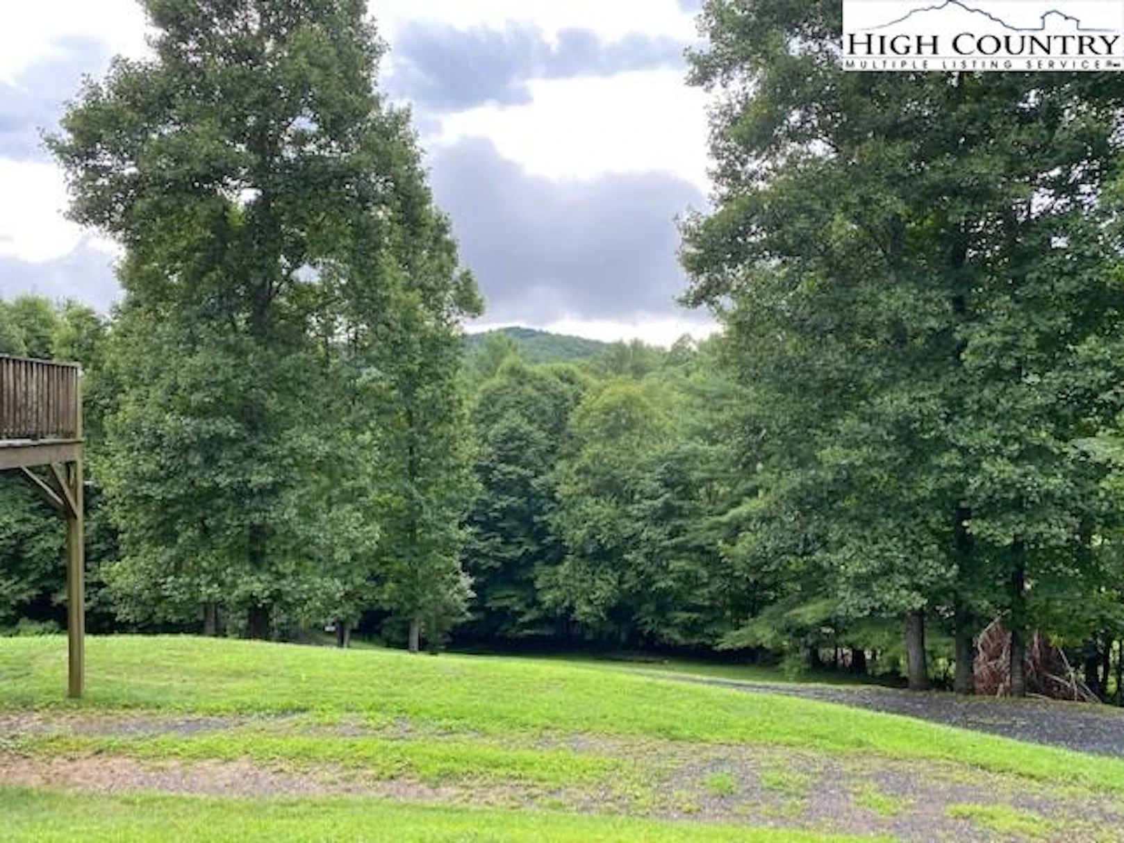 Image number 17 for the current listing
