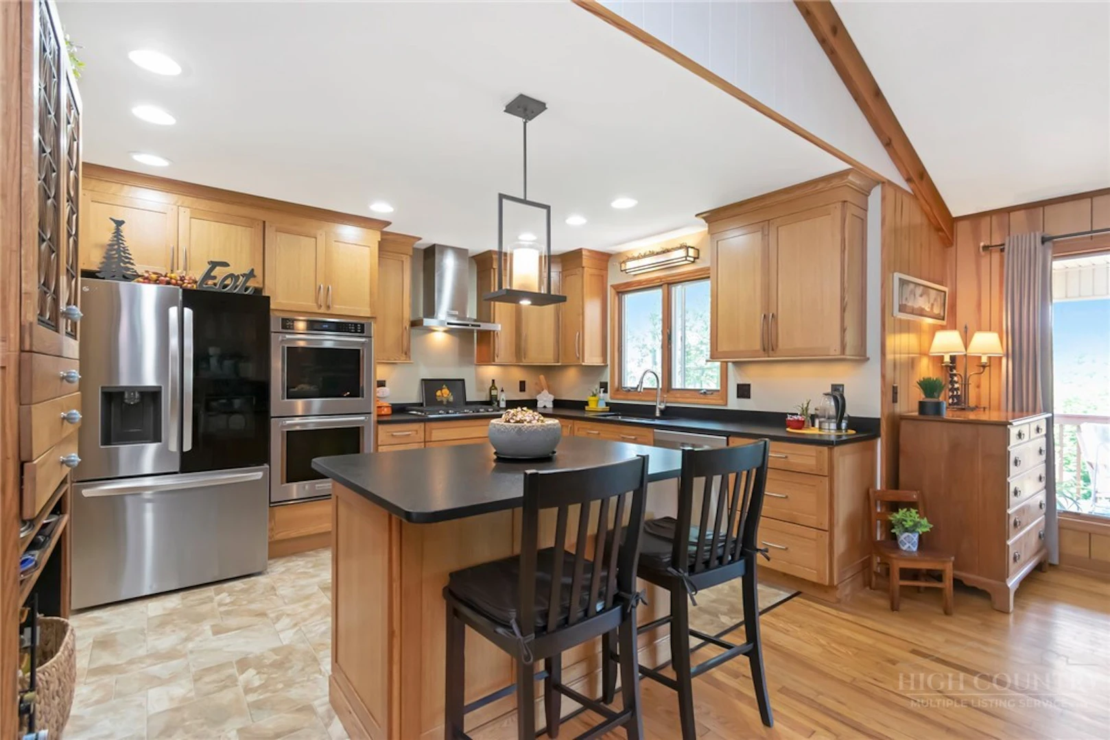 Image number 11 for the current listing