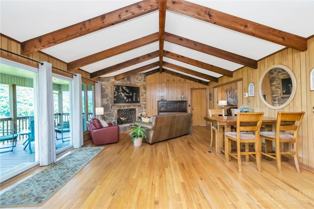 Image number 12 for the current listing