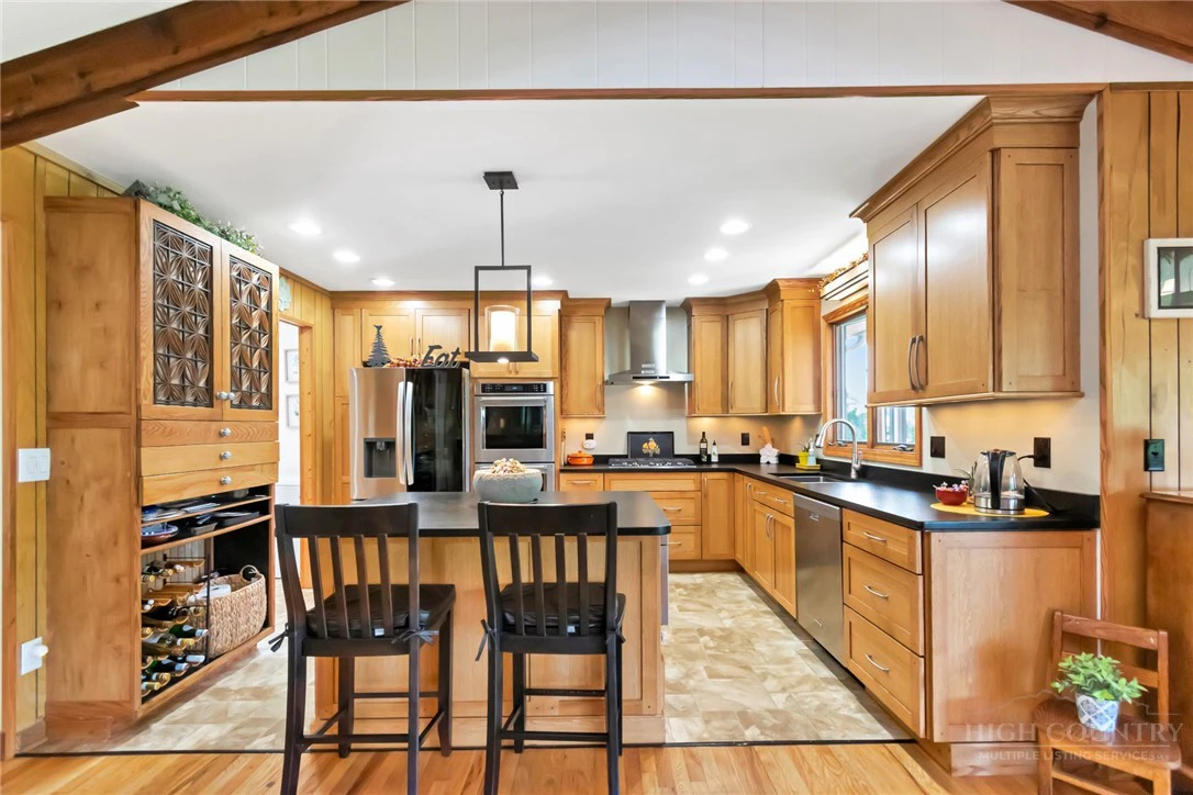 Image number 13 for the current listing
