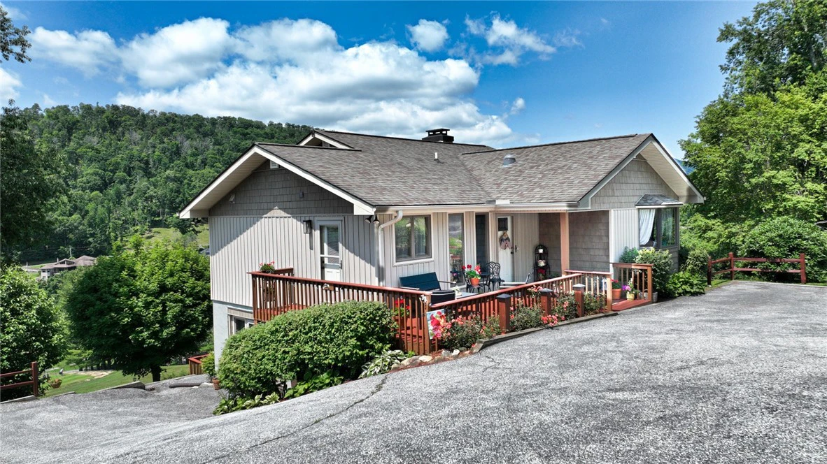 Image number 2 for the current listing