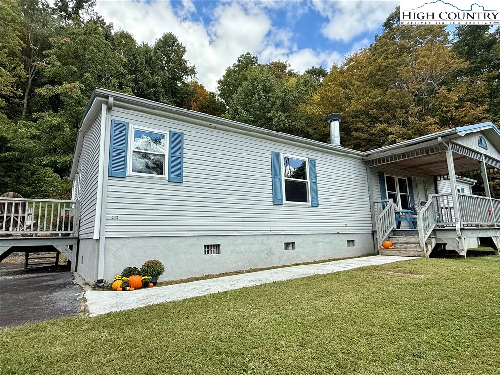 Image number 1 for the current listing