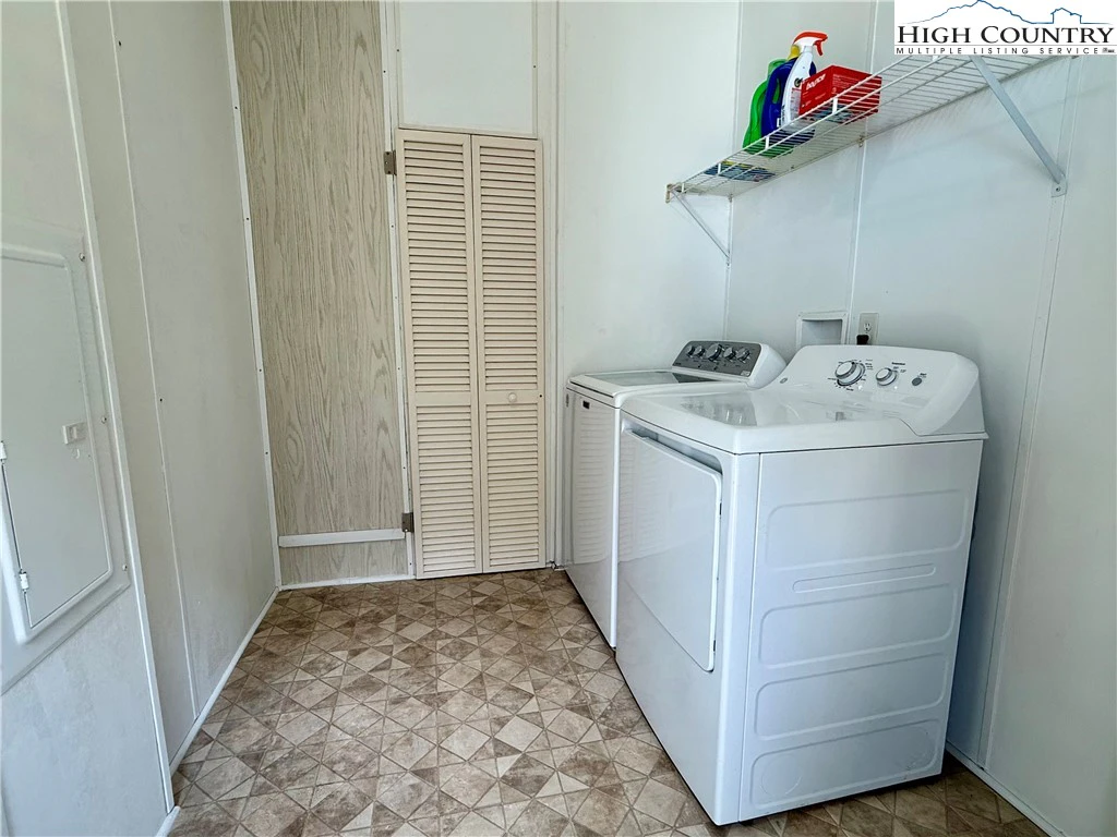 Image number 6 for the current listing