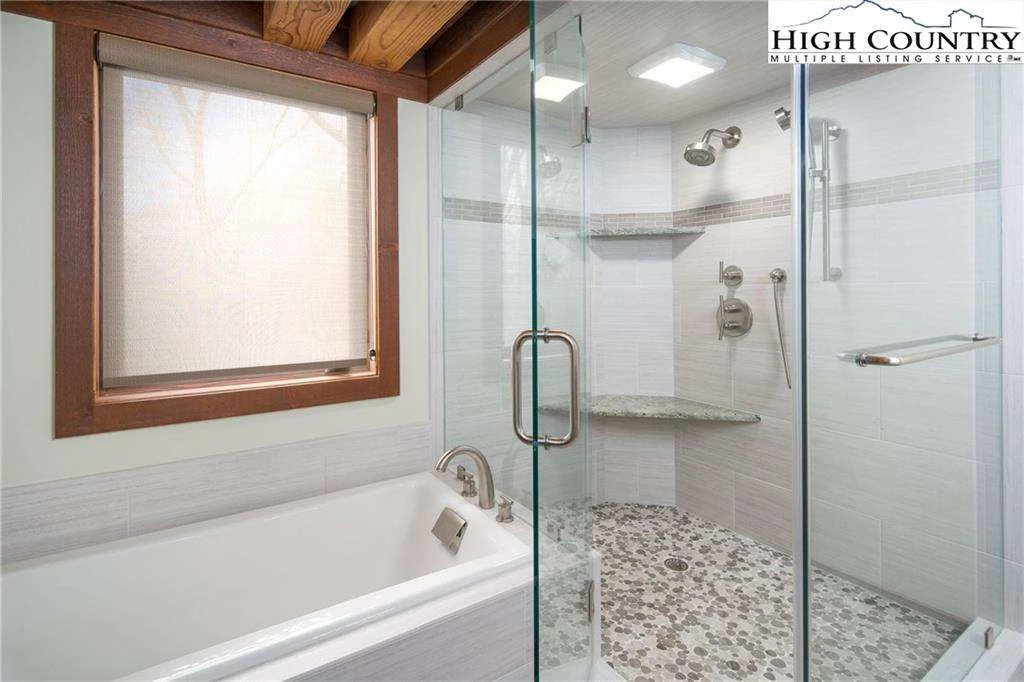 Image number 6 for the current listing