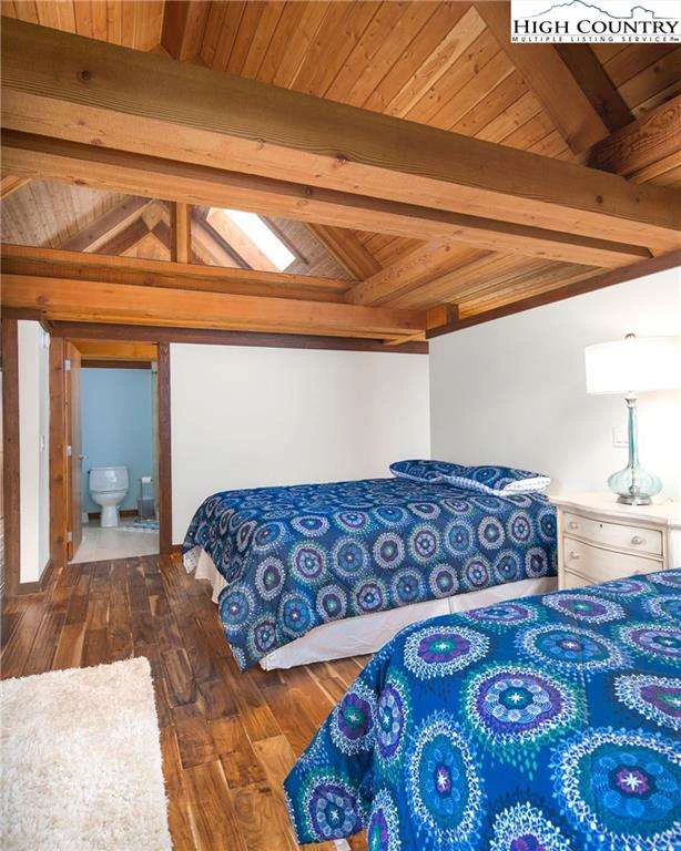 Image number 8 for the current listing