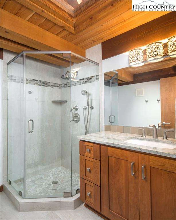 Image number 9 for the current listing