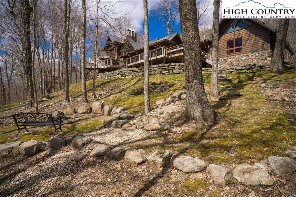 Image number 17 for the current listing