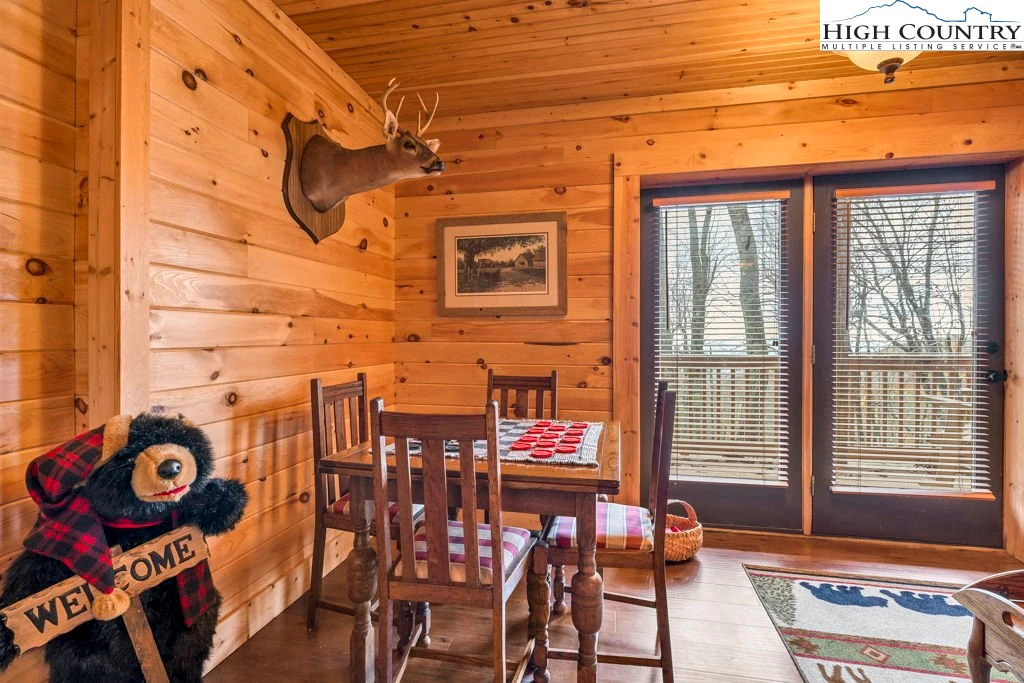 Image number 7 for the current listing